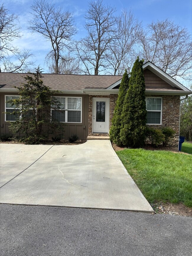 Building Photo - 45 Kaylee Ln