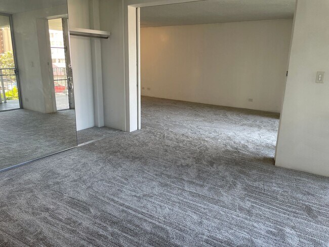 Building Photo - Victoria Plaza - Makiki/Punchbowl - 2/2/1 ...