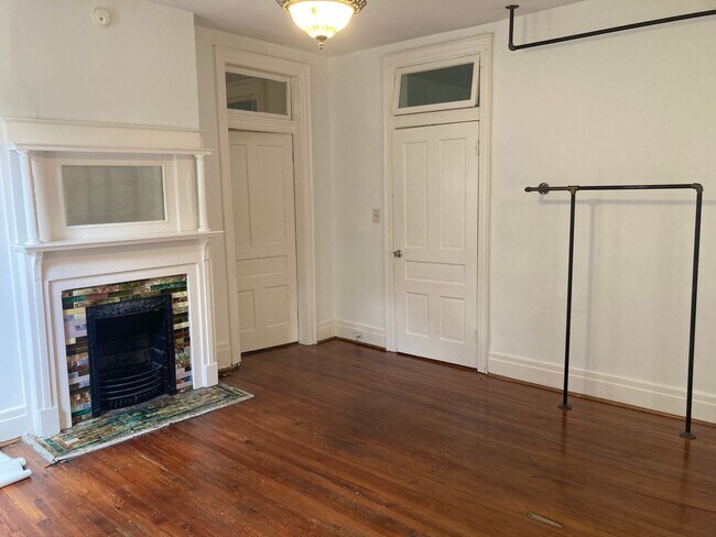 Building Photo - Home for Rent in Historic Horton Waverly Area on Reservoir Hill