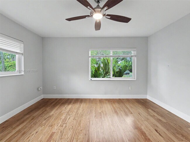 Building Photo - 7601 SW 64th Ct