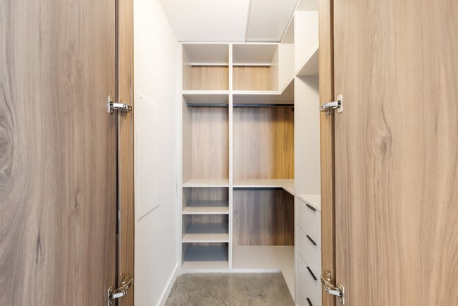 Building Photo - 151 SE 1st St