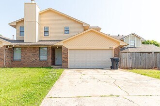 Building Photo - 3 Bed 2 Bath in OKC!