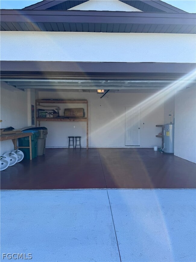 Building Photo - 2322 SW 27th St