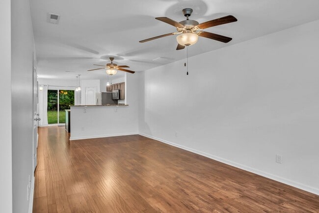 Building Photo - Awesome Goodlettsville Townhome in Conveni...