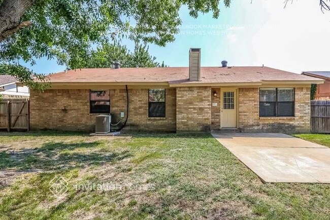 Building Photo - 7533 Clover Ln