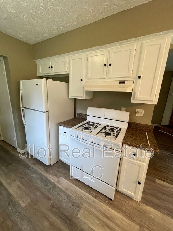 Building Photo - 372 Riverbrook Trail