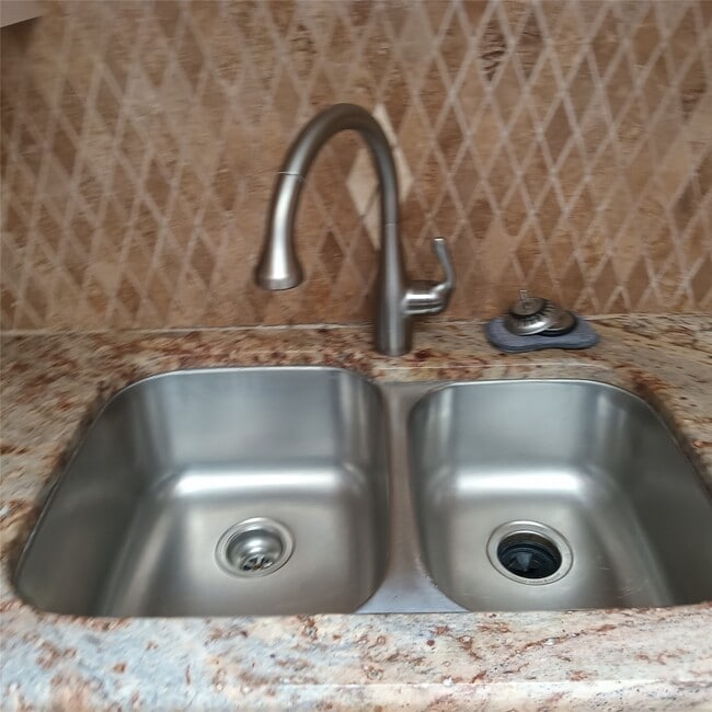 Building Photo - 5837 Northgap Dr