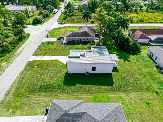 Building Photo - 2011 Olsen Ln