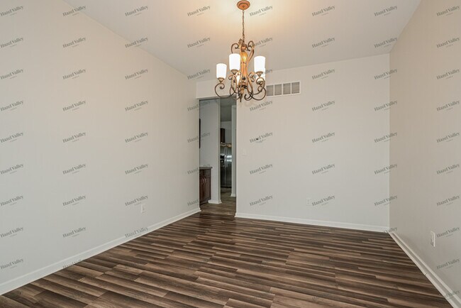 Building Photo - 508 Mason Creek Dr