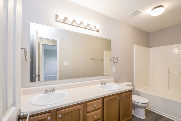 Building Photo - 1334 Mulberry Ct