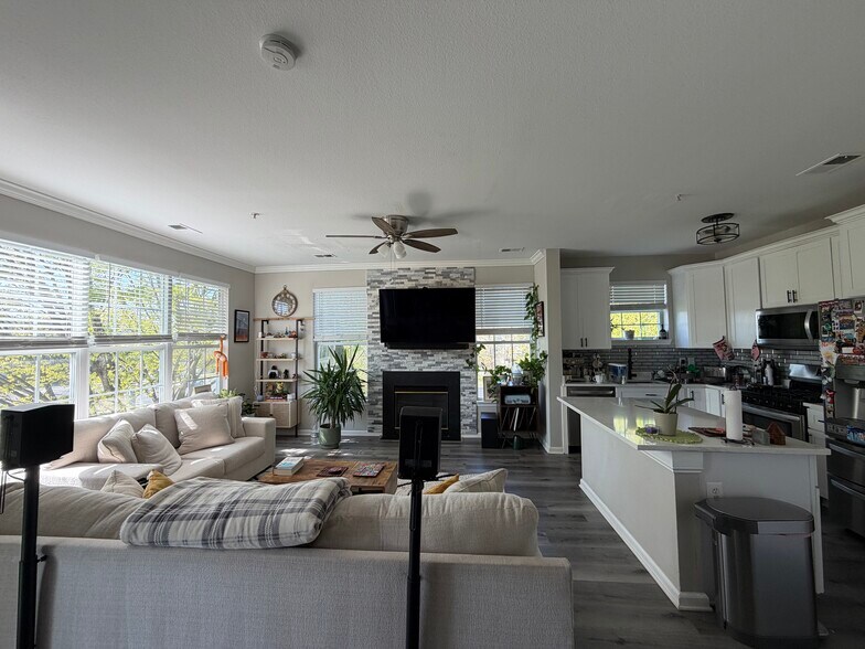 Building Photo - 2434 Coopers Branch Ct