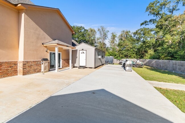 Building Photo - 213 E Peck Blvd