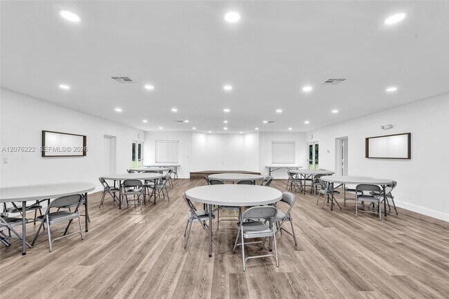 Building Photo - 101 SW 75th Ave