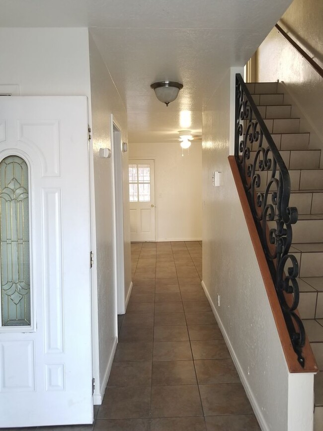 Building Photo - 4 bedroom house for rent