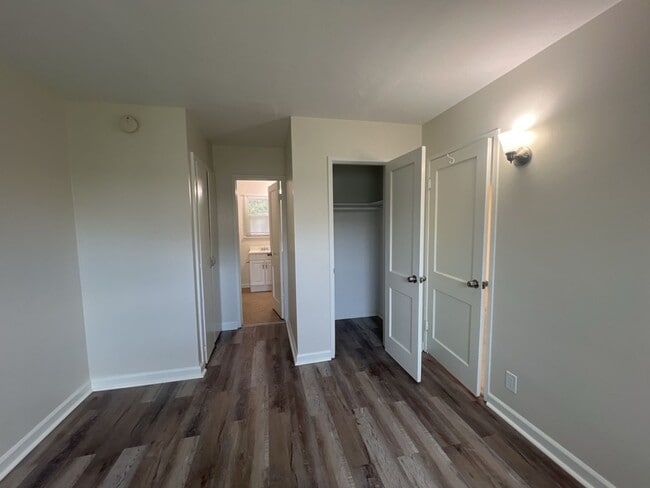 Building Photo - 315