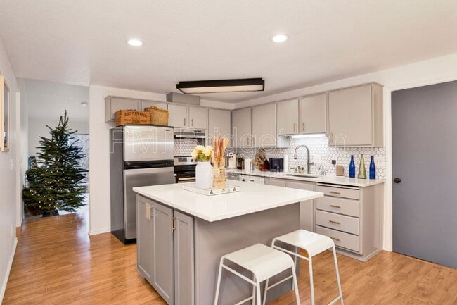 Building Photo - 11735 SW Butte Ln