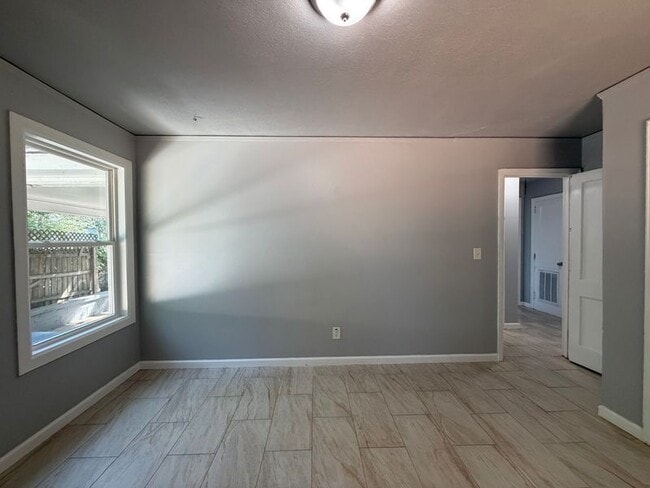 Building Photo - 2157 Nelms Dr SW