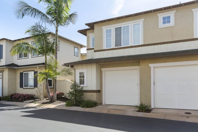 Building Photo - 3170 Levante St