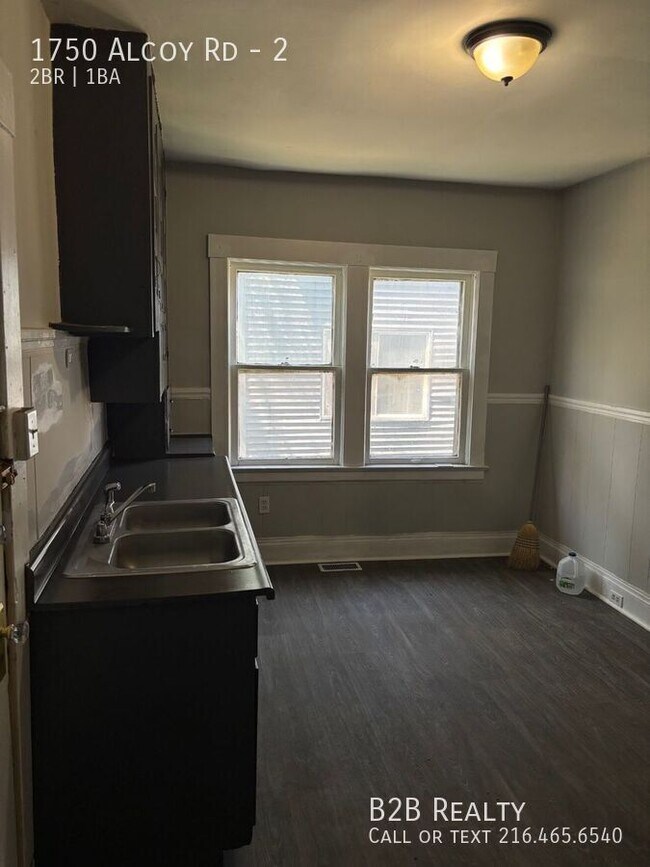 Building Photo - 1750 Alcoy Rd