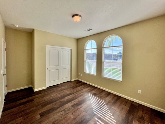 Building Photo - $2,695 Church & Clovis Ave., 4 Bedroom House - Edna Ave. Fresno / Energy Efficient