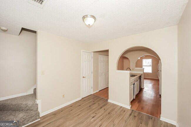 Building Photo - 705 Addy Cove