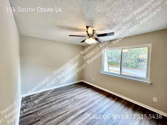 Building Photo - 154 S Cedar Ln