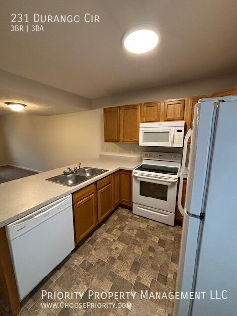 Building Photo - 231 Durango Cir