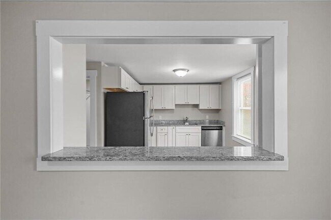 Building Photo - 54 Hillside Ave