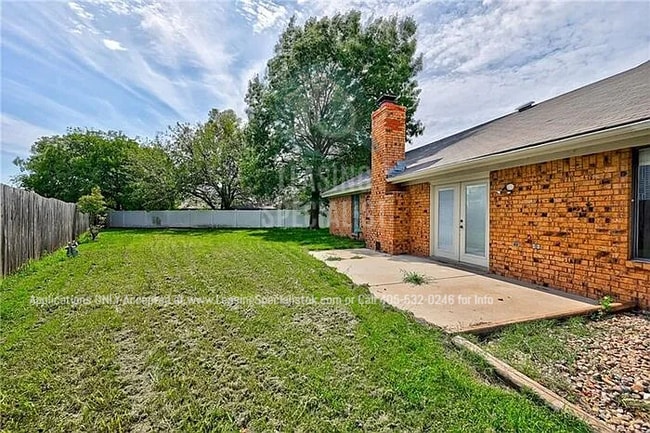 Building Photo - West Norman 3 Bed 2 Bath Home!