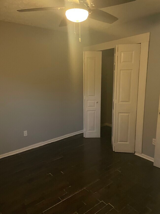 Front bedroom 3 - 2618 Wren Cir