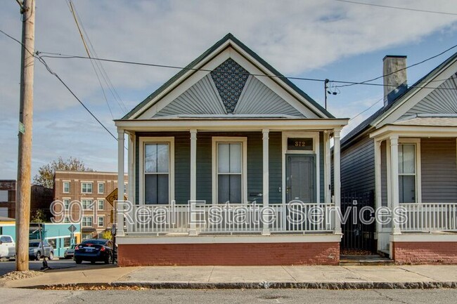 Building Photo - 372 Mulberry St