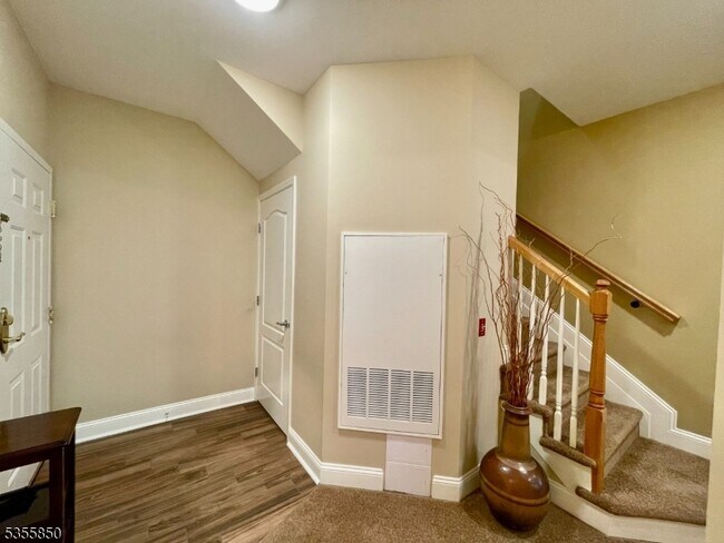 Building Photo - 4402 Ramapo Ct
