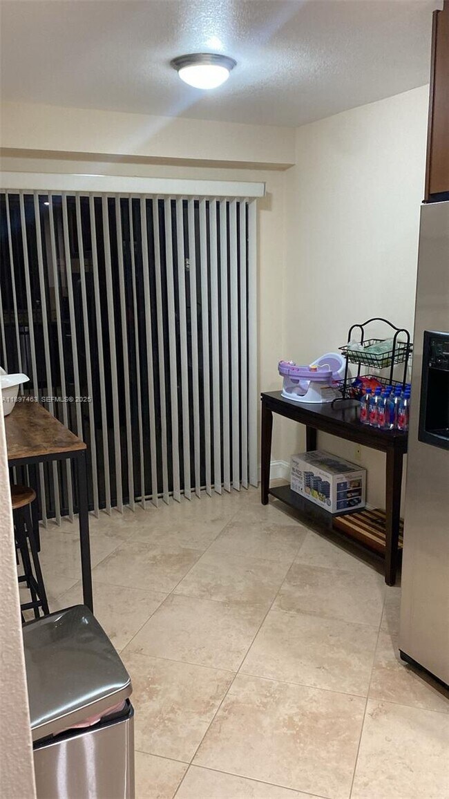 Building Photo - 1634 N 15th Terrace