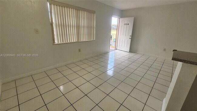 Building Photo - 1230 W 54th St