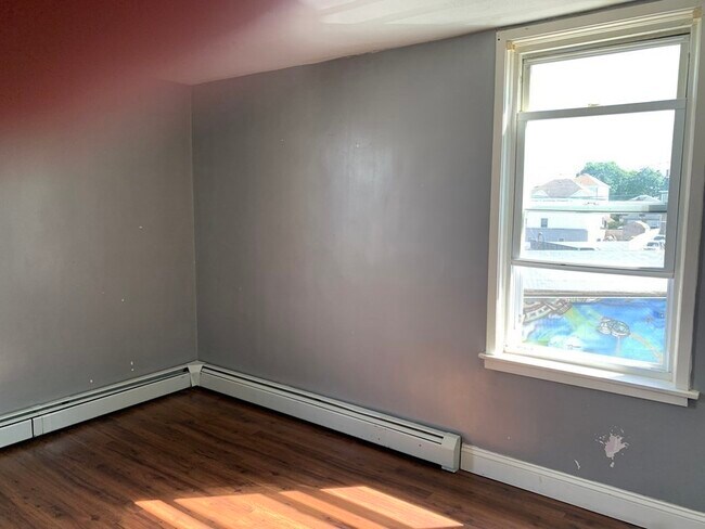 Building Photo - 934 County St