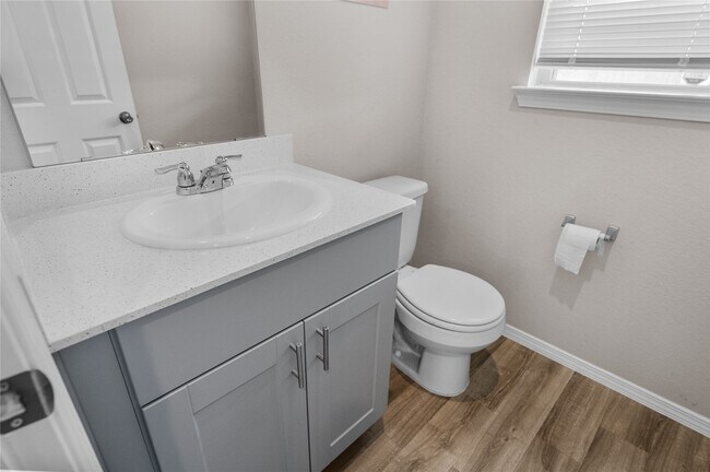 Building Photo - 707 Long Cedar Dr