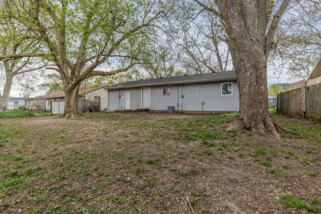 Building Photo - Ranch home in Champaign - Available 12/01/...