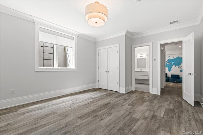 Building Photo - 25 Hunt Pl