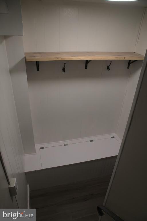 Building Photo - 410 Monmouth St