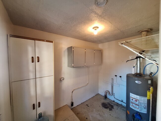Building Photo - 505 Auburndale Ave