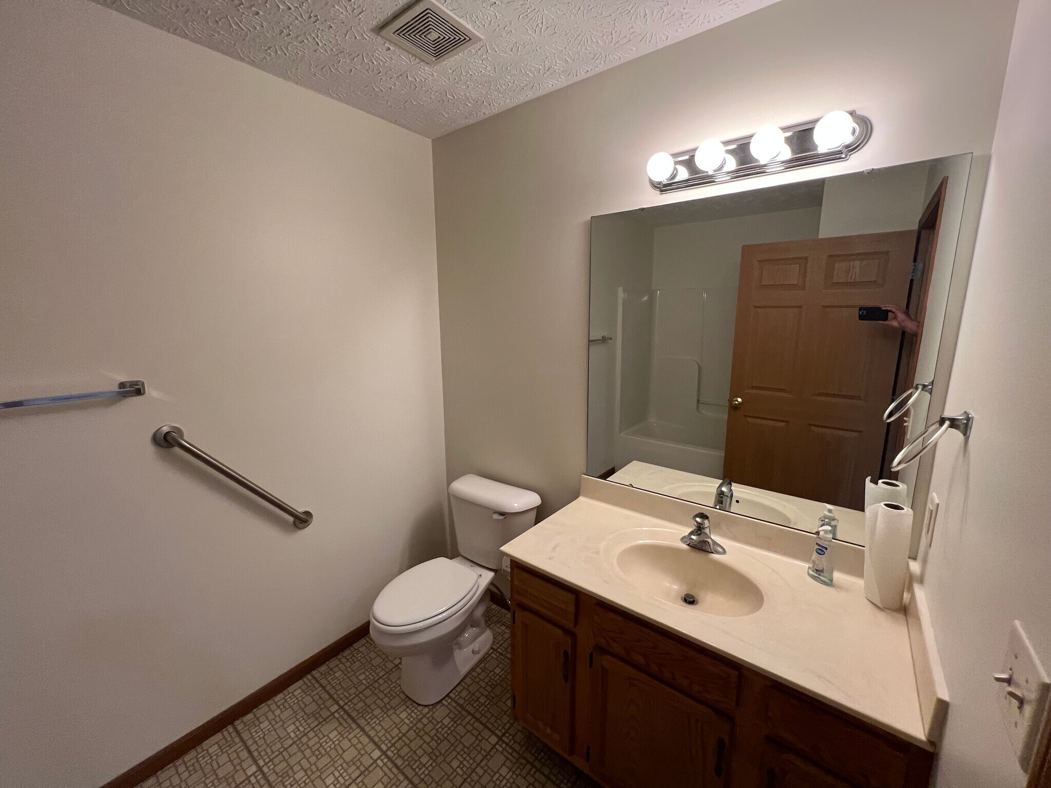Building Photo - 1225 Sequoia Ct
