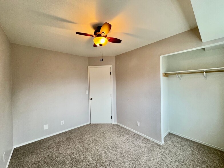 Building Photo - Lynnwood Home