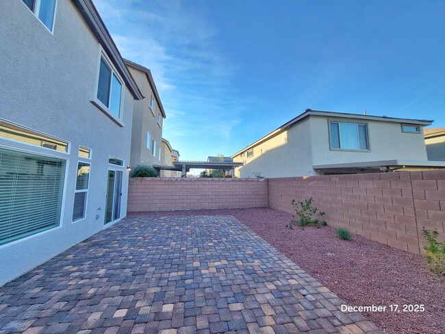 Building Photo - 5878 Aurora Gold Ave