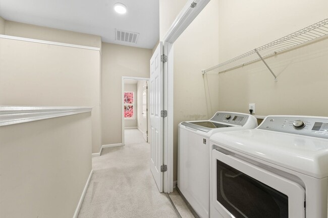 Building Photo - Bright and Spacious 3-Bed Home Near Homest...