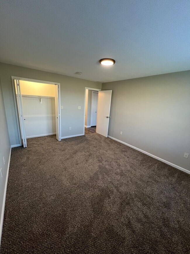 Building Photo - New 2 BR First Floor Condo in Wernersville, PA Available in June