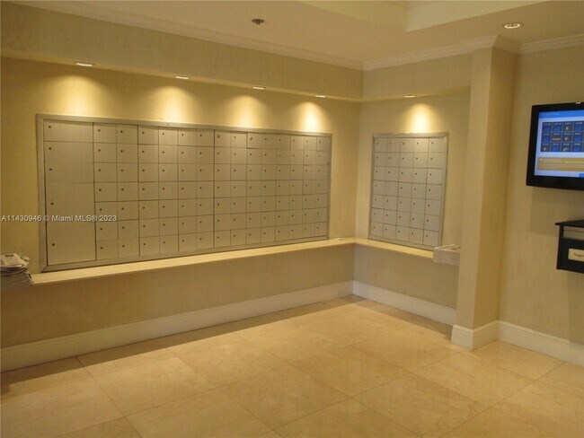 Building Photo - 1865 Brickell Ave