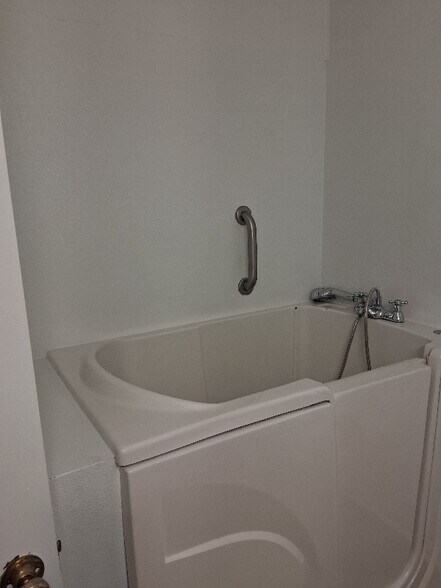 Building Photo - 2314 Park Ln