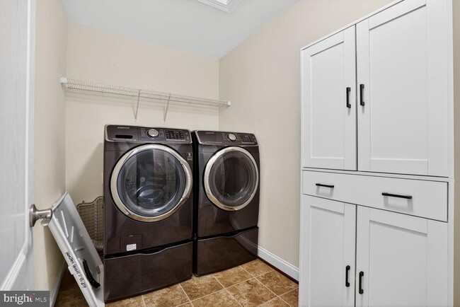 Building Photo - 3711 Chippendale Cir