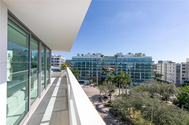 Building Photo - 1025 92nd St