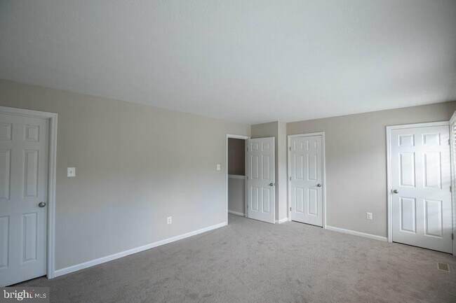 Building Photo - 344 Honey Locust Ct